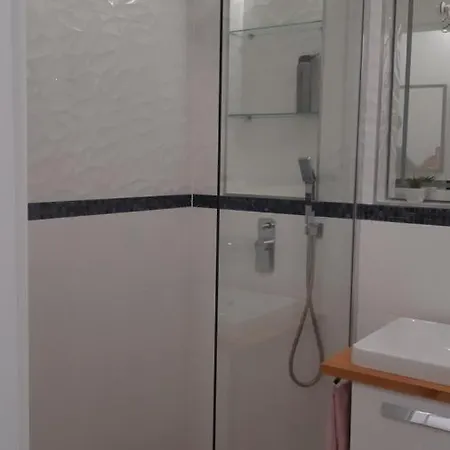 Srodmiescie Apartment *